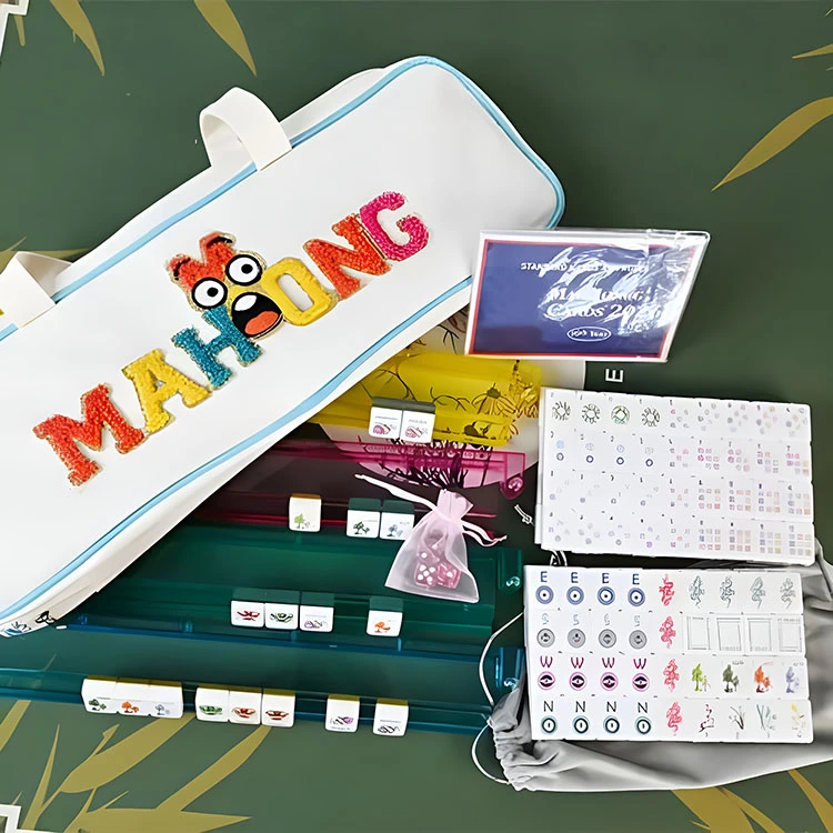 Vit tecknad Emoji Mahjong Set